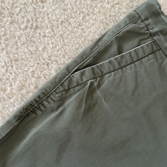 Super Cute Army Green Athletic Old Navy Ultra Low Rise Boot Pants Size 10 - Picture 9 of 13